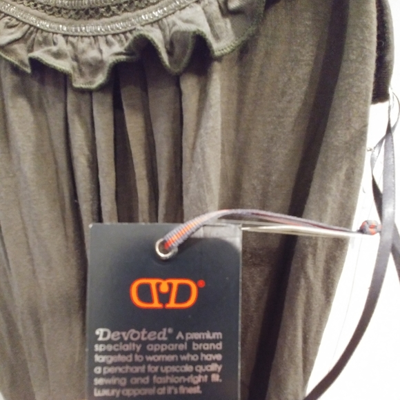 NWT Devoted Luxury Apparel Dressy Tank Top - Picture 6 of 8
